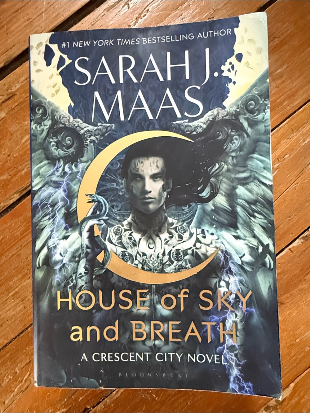 Sarah J. Maas - House of Sky and Breath Crescent City
